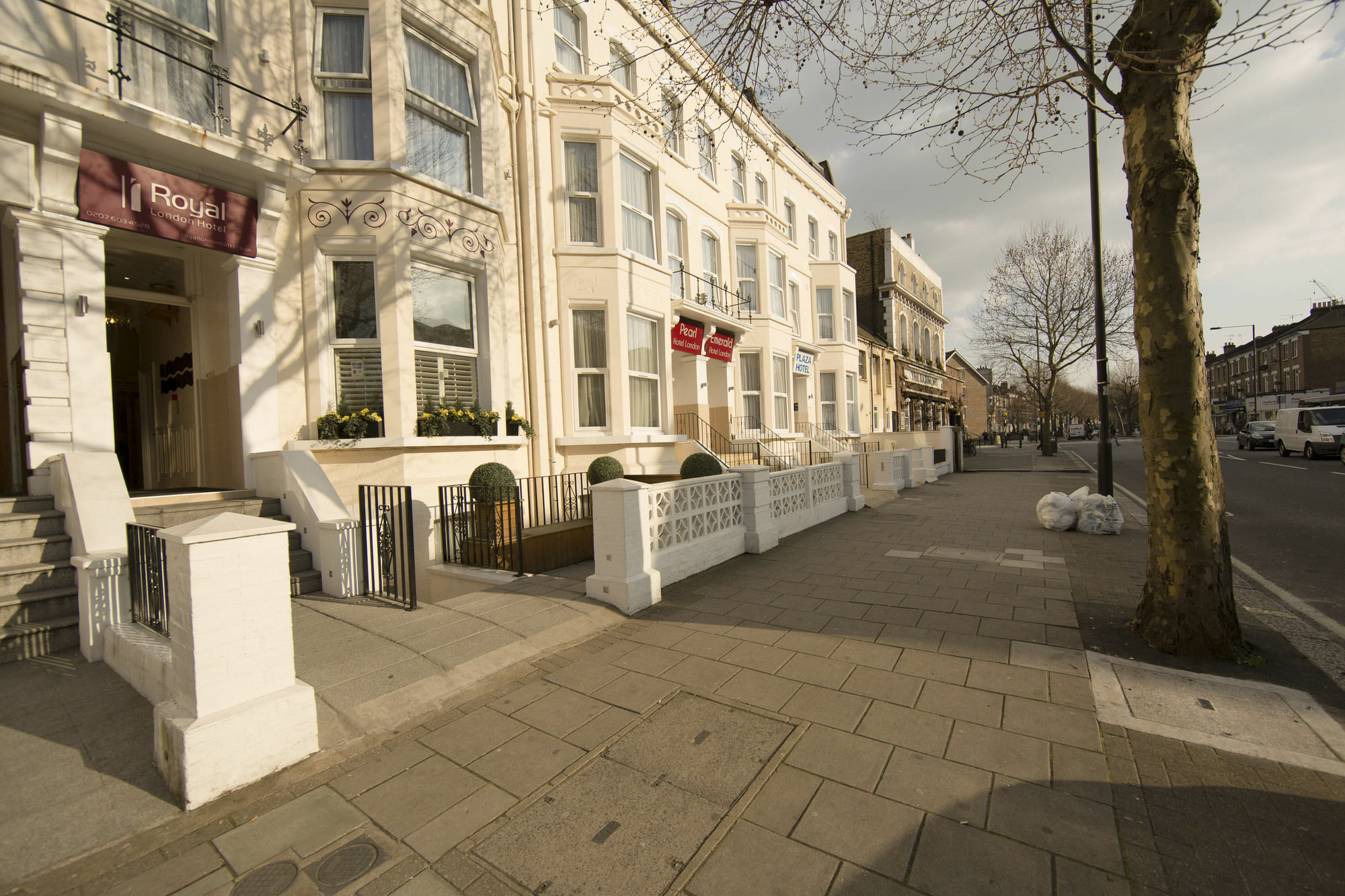 Royal London Hotel By Saba Bagian luar foto