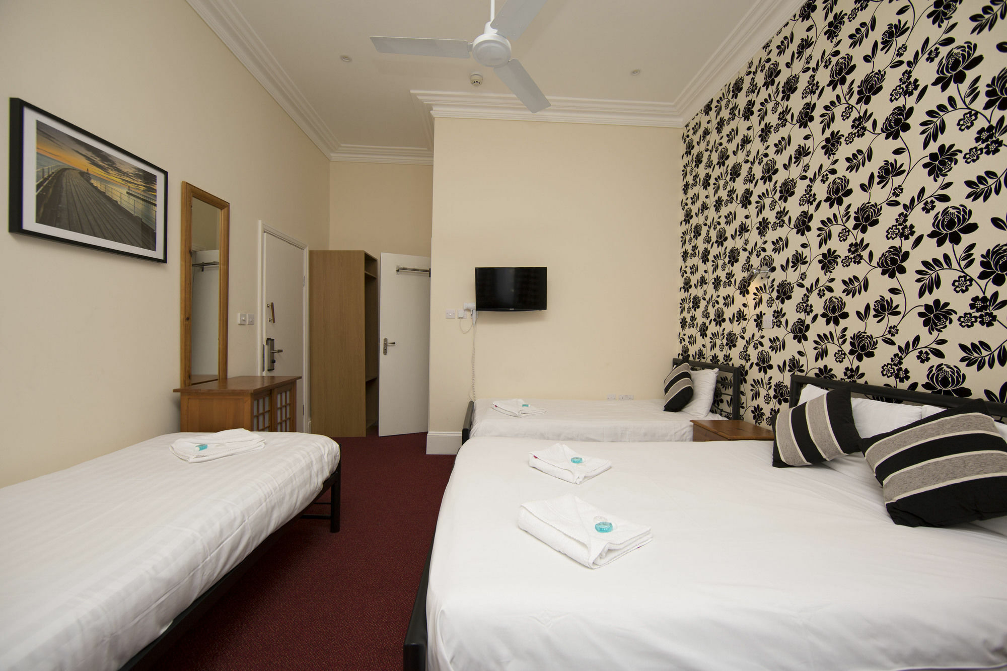 Royal London Hotel By Saba Bagian luar foto