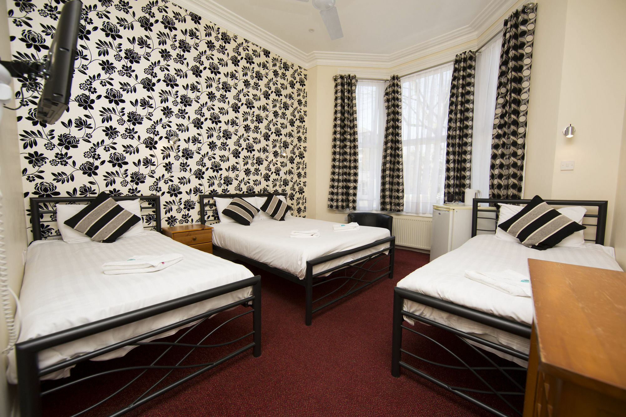 Royal London Hotel By Saba Bagian luar foto